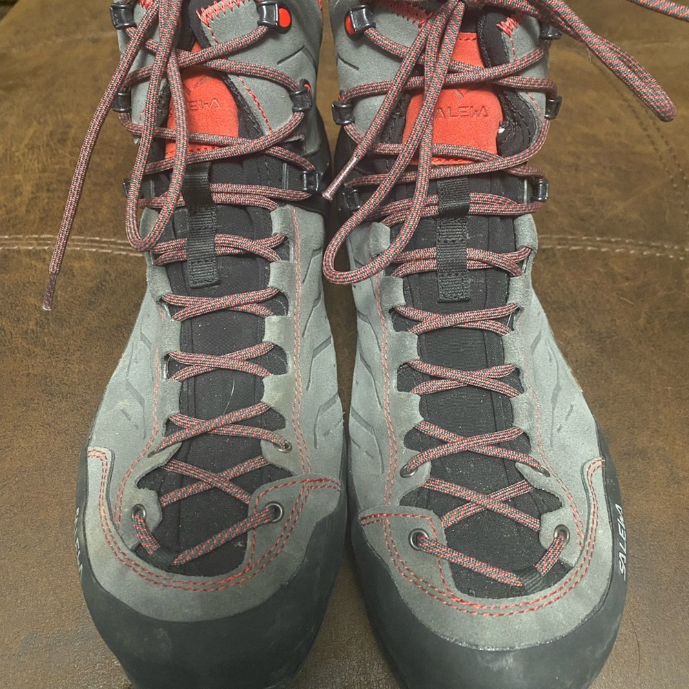 Salewa mountain trainer mids